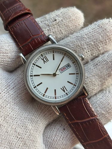White dial day - dial, day/date