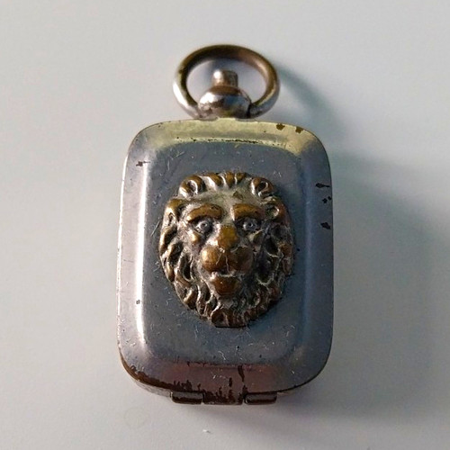 Silver snuff box lion head - box,