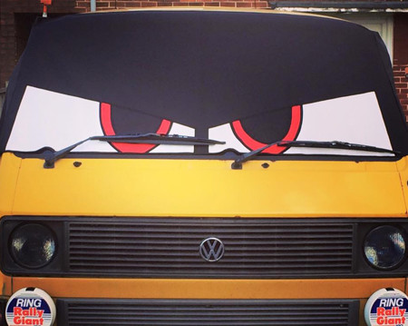 Type bus eyes screen - bus,