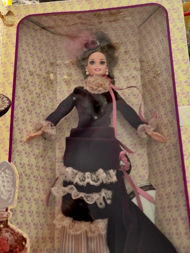 Victorian lady collectors - victorian,