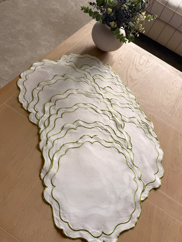 Set fabric embroidered - of, 12