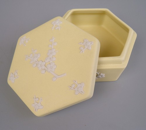 Wedgwood primrose yellow - wedgwood,