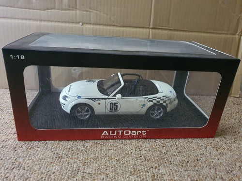 Autoart mazda roadster - 1/18,