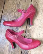 RED OR DEAD red leather Mary