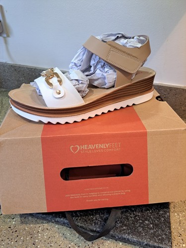 Heavenly feet bnwt - bnwt, and