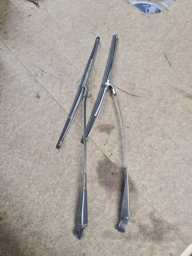 Rover 3500 windscreen - p6, v8
