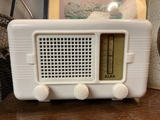 Alba C112 midget bakelite radio. UK 1950's