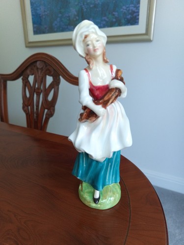 Royal doulton figurine - royal,