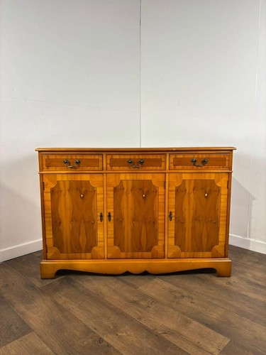 Reproduction yew wood - yew,