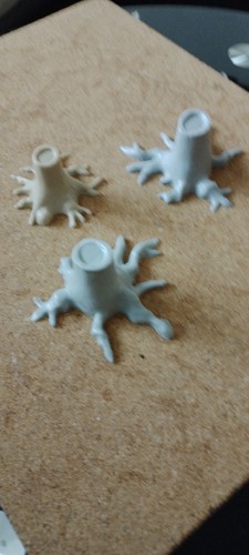 Marx 3 tree stumps - ,