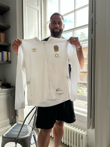 Authentic hand signed - &, match