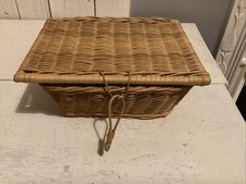 Small Vintage Lidded Wicker Basket With Twisted Rope Hinges & Original Peg Close