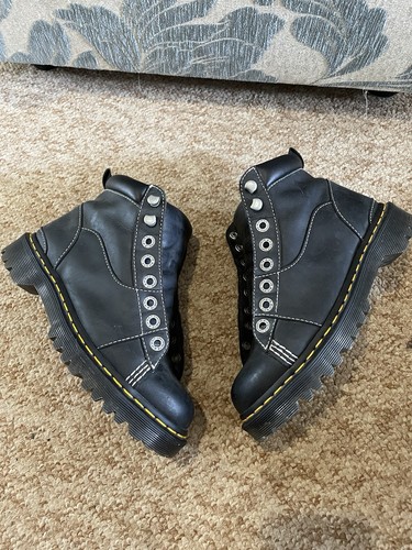 Martens doc - martens,