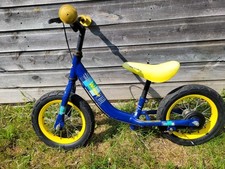 Apollo wizzer balance bike.