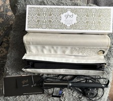 GHD Arctic Gold Curve Gift Set GHD Curve Soft Curl Tong and Roll Bag