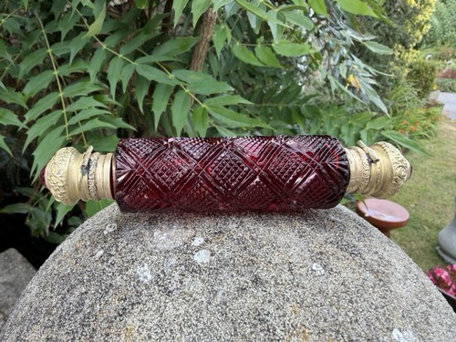 Victorian ruby red cut - red,