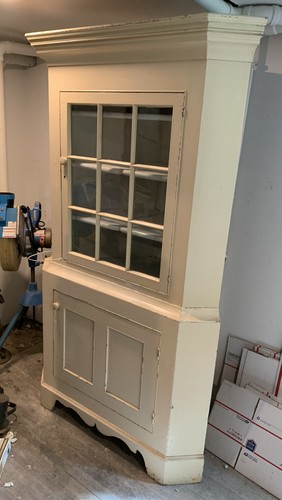 Antique corner cupboard - pa,
