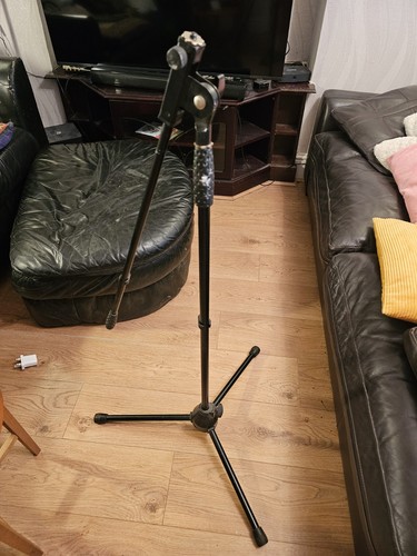 Boom microphone stand with