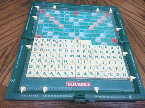 Classic scrabble travel deluxe - classic,