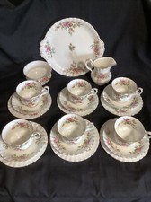 ROYAL ALBERT "MOSS ROSE" 21