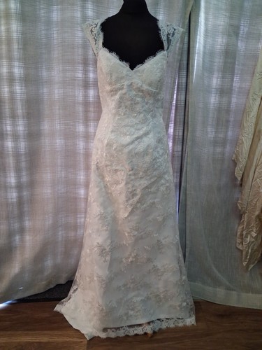 Wedding dress size ivory - size,