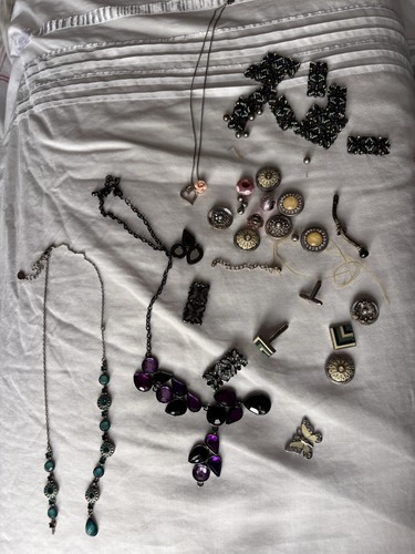 Bits cosmetic jewellery - of,
