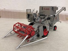 1/32 scale UH 2616 246 220.0 Claas Europa combine harvester Dealerbox