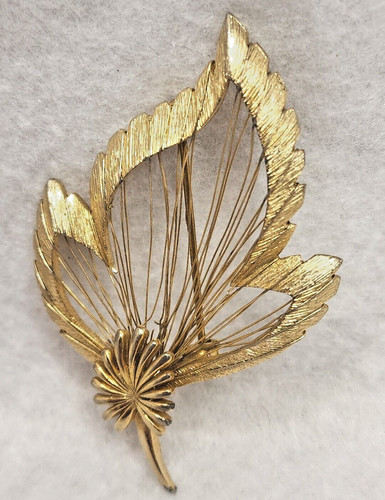 Vintage gold tone leaf brooch - gold,