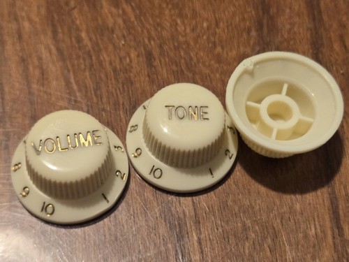 Strat knobs age white cts - strat,