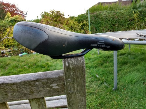 Bicycle saddle for - , road