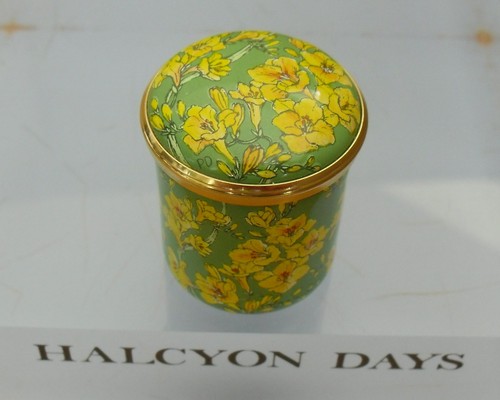 Halcyon days freesias - halcyon,