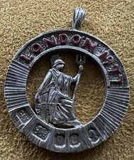 Rare Silver 1977 London Britannia Silver Jubilee Year Pendant In Box