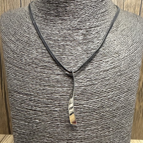 Fossil wavy twist pendant - fossil,