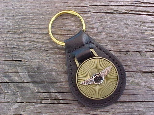 Bentley antique gold - gold, leather