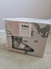 Brand New Totes Toasties