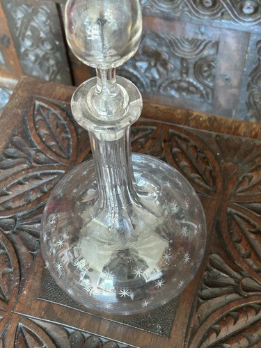 Pretty star etched decanter - star,