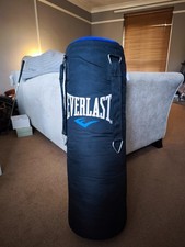 Everlast Black & Blue Boxing / Punching Bag 17kg Excellent Condition Hardly Used