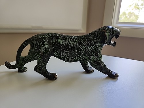 Cheetah table statue - cheetah, brass