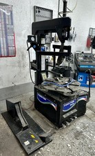 Hofmann Megamount Twister Evo Leverless Tyre Machine and Tyre Lift - 2020