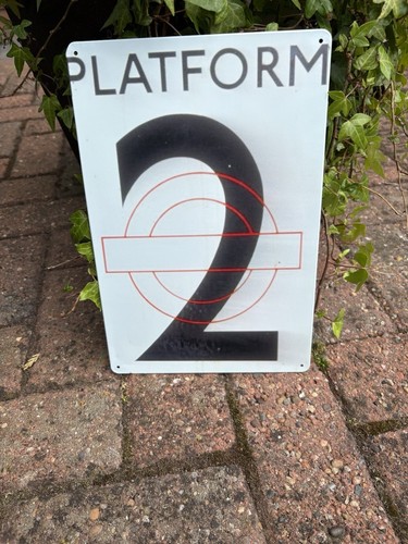 Platform london railway - platform,