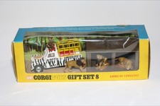 Corgi gift set lions - 8,