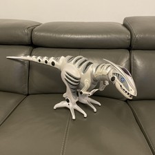 WowWee Dinosaur Roboraotor Control Robot Large 32" Inches White No Controller