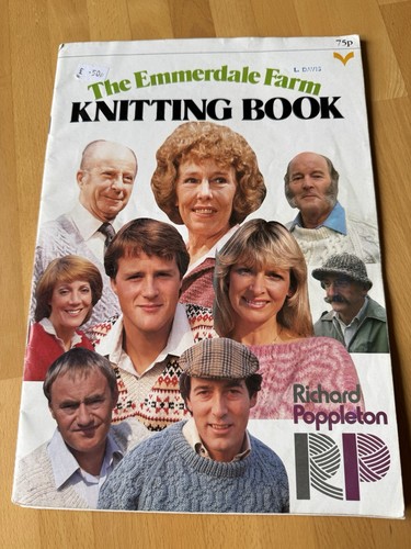 Emmerdale farm knitting book - farm,