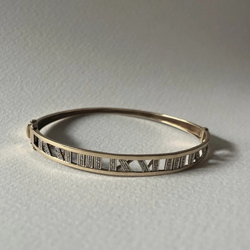 9ct gold 10ct - gold, hinged