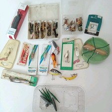 A whole collection freshwater fishing lures, about 35 in all.