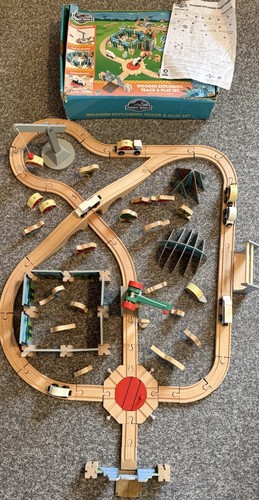 Jurassic park world wooden - jurassic,