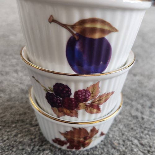 Set royal worcester - of,