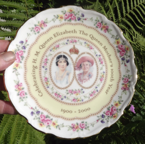 2000 queen mother 100th - mother,