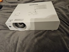  Panasonic PT-VX500 Projector