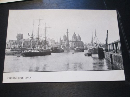 Postcard hull princes dock - postcard,